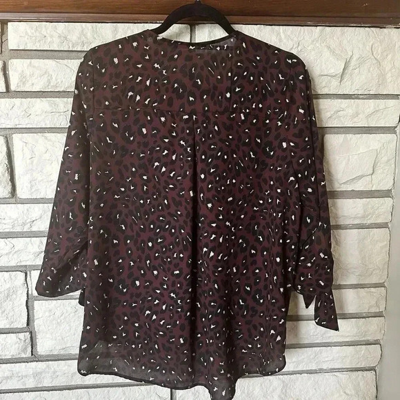 West Kei Leopard Cheetah Print Hi-Lo Blouse Size Medium Faux Wrap - Picture 8 of 8